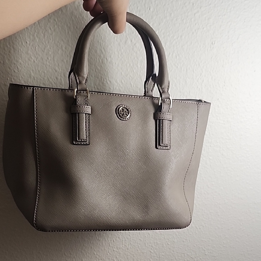 Elegant Gray Handbag